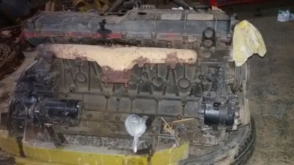 ขายเครื่องอีซูสุ6he1ข้อเวียงขาดอย่างอื่นปรกติ