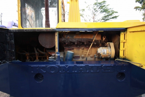 รถเเม็คโคร KOMATSU PC60-2 มี VDO ทดลองขับให้ดู ยังไม่เคยใช้งานในเมืองไทย ติดต่อ 086-775-7900, 086-324-1992