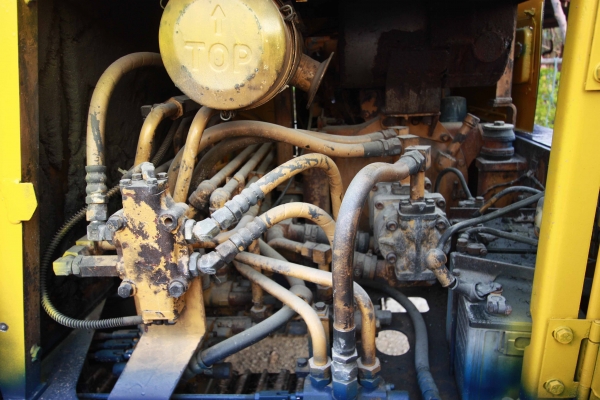 รถเเม็คโคร KOMATSU PC60-2 มี VDO ทดลองขับให้ดู ยังไม่เคยใช้งานในเมืองไทย ติดต่อ 086-775-7900, 086-324-1992