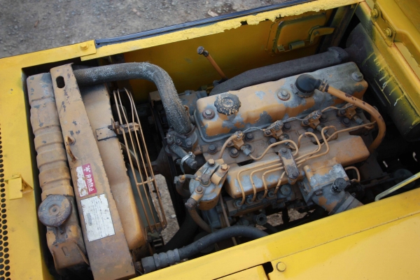 รถเเม็คโคร KOMATSU PC60-2 มี VDO ทดลองขับให้ดู ยังไม่เคยใช้งานในเมืองไทย ติดต่อ 086-775-7900, 086-324-1992