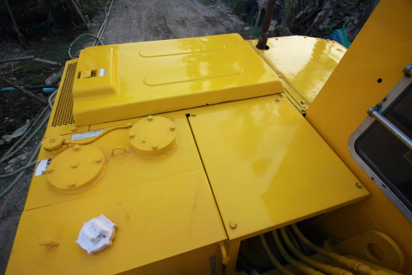 รถเเม็คโคร KOMATSU PC60-2 มี VDO ทดลองขับให้ดู ยังไม่เคยใช้งานในเมืองไทย ติดต่อ 086-775-7900, 086-324-1992