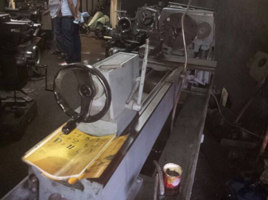 ขายเครื่องกลึงไต้หวัน8ฟุต.ผ่านป้อม400มม.เปิดคอม้า600มม.3เพลาเบรค