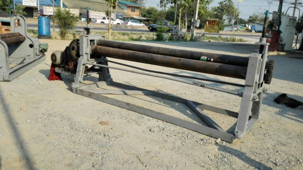 ==== SOLD ====  เครื่องม้วน 6 ฟุต. ม้วนหนา 4 มิล. ลูกกลิ้ง 4" เพลาตัน ไฟ 380V. สภาพสวยพร้อมใช้ มาเทสก่อนได้ครับ.