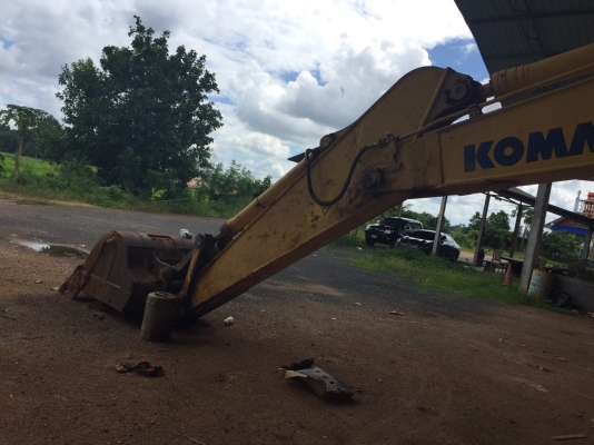 รถขุด PC200-8C80524 ปี2007 ทำงานประมาณ15000.ชม เอกสารเล่มทะเบียน