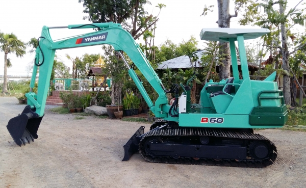 ขายรถแม็คโคร YANMAR B50 เก่านอก ยังไม่เคยใช้งานในเมืองไทย ติดต่อ 086-775-7900 086-324-1992
