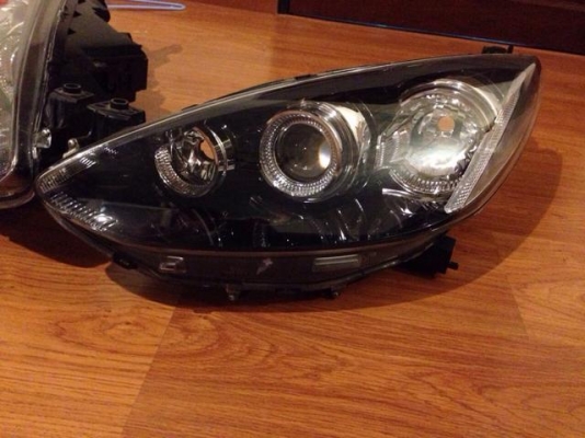 ไฟหน้า Mazda 2 ไฟหน้า Mazda 2