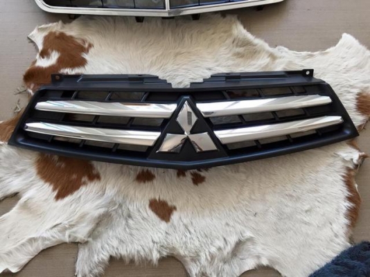 กระจังหน้า Triton