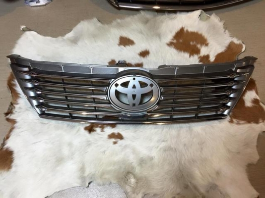 หน้ากระจัง Camry 2012