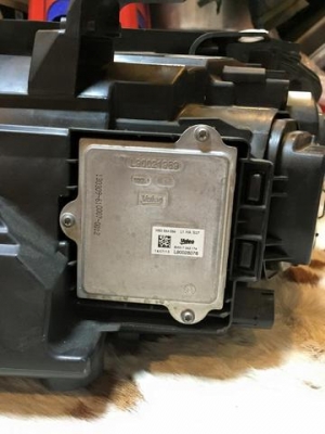 ไฟหน้า Bmw X1 2010 พร้อมกล่องไฟรถยนต์ ไฟหน้า Bmw X1 2010 พร้อมกล่องไฟรถยนต์