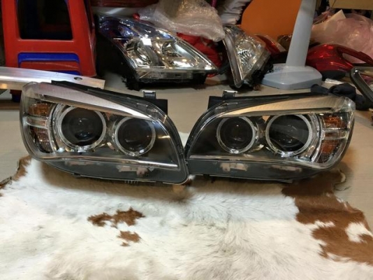 ไฟหน้า Bmw X1 2010 พร้อมกล่องไฟรถยนต์
