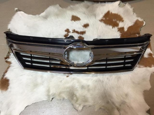 กระจังหน้า Camry Hybrid 2012