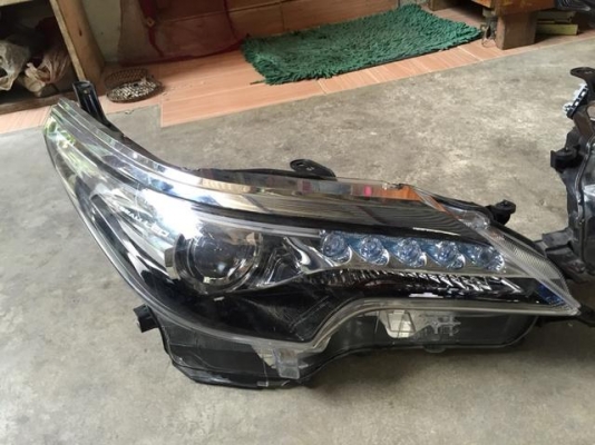 ไฟหน้า Toyota Fortuner 2016