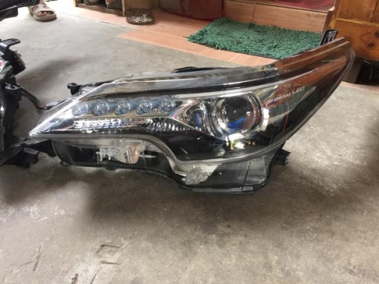 ไฟหน้า Toyota Fortuner 2016