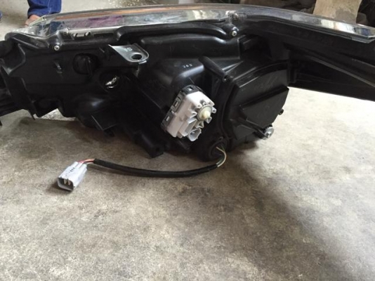 ไฟหน้า Toyota Fortuner 2016