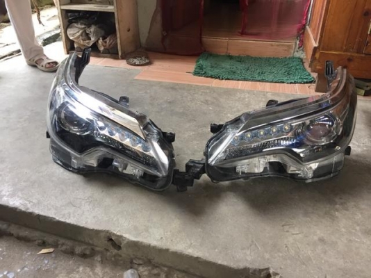 ไฟหน้า Toyota Fortuner 2016