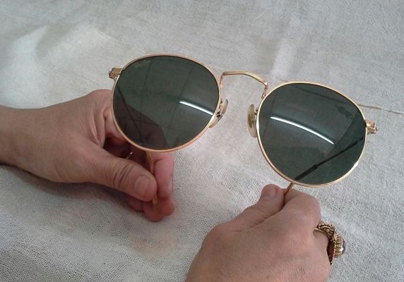 แว่นตาวินเทจราวน์เมทัลตัวบิดา B&amp;L RAY-BAN ROUND METAL GOLD W0603 VVAS 1980s USA รุ่นหายาก!