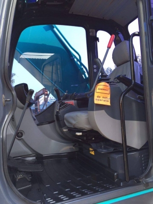 KOBELCO SK200-8 Super X  4.xxx ช ม  รถสวยมาก พร้อมสมุดคู่มือการใช้รถ รถมือเดียวช่วงร้างเต็ม เฟรมสีเดิมยังติดอยู่เลย สนใจ 089-0854790