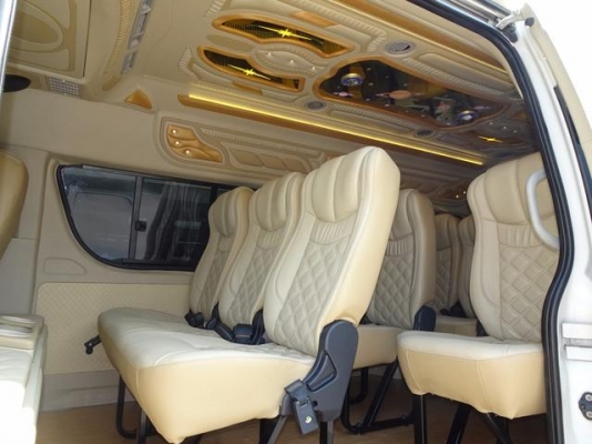 ดาวน์ 100,000 บาท โทร 0922726669 คุณตันหยง รถตู้เบสมือสองฝั่งธน รถตู้ เบนซิน CNG แต่งวีไอพี ปี 2011 ราคา 779000 บาท