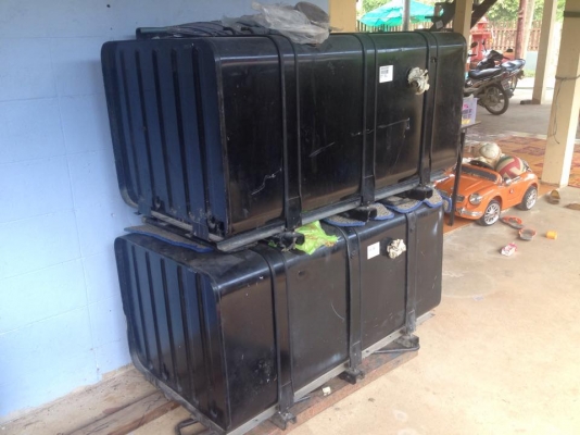 ,ขายถังน้ำมัน400ลิตรของฮีโน่เมก้า500แท้ใช้งานเดือนเดียว