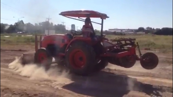 รถไถ KUBOTA L3608 (ราคา248,000บาท) มีภาพวีดีโอ สภาพพร้อมใช้งานรถสวยสภาพเดิมๆ พร้อมอุปกรณ์ 2 รายการ ผ รถไถ KUBOTA L3608 (ราคา248,000บาท) มีภาพวีดีโอ สภาพพร้อมใช้งานรถสวยสภาพเดิมๆ พร้อมอุปกรณ์ 2 รายการ ผ