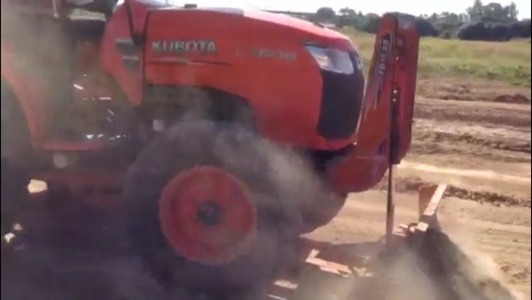 รถไถ KUBOTA L3608 (ราคา248,000บาท) มีภาพวีดีโอ สภาพพร้อมใช้งานรถสวยสภาพเดิมๆ พร้อมอุปกรณ์ 2 รายการ ผ