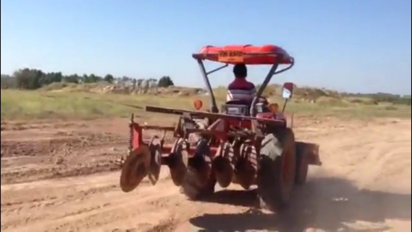 รถไถ KUBOTA L3608 (ราคา248,000บาท) มีภาพวีดีโอ สภาพพร้อมใช้งานรถสวยสภาพเดิมๆ พร้อมอุปกรณ์ 2 รายการ ผ