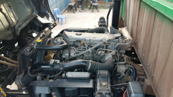 ขายรถหกล้อ ISUZU NQR  175 แรง มีหลังคา ยางดี ครัชซีสวย สภาพสวย มีแอร์ เครื่องเสียง เจ้าของขายเอง ร้อนเงิน 0811838154