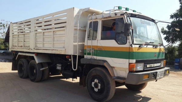 ขายสิบล้อ หลง TD 2 เพลาดรั้ม เครื่อง 190 แรง  2 เพลาดรั้มรถใช้งาน สภาพดี ยางดี เอกสารพร้อมโอน 0811838154