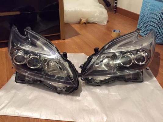 ไฟหน้า TOYOTA PRIUS TOP 2012