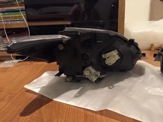 ไฟหน้า TOYOTA PRIUS TOP 2012 ไฟหน้า TOYOTA PRIUS TOP 2012