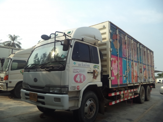ขายรถบรรทุก 10 ล้อ ตู้แห้ง นิสสันUD CNG