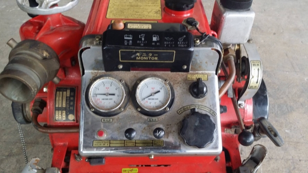 นำเข้าจากญี่ปุ่น ปั๊มดับเพลิงเก่าญี่ปุ่น TOHATSU 60 (1)  เครื่องยนต์เบนซิน 2 สูบ สภาพดี เครื่องพร้อมใช้งาน