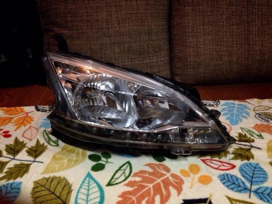 ไฟหน้า Nissan slyphy