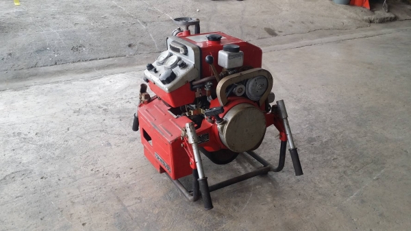 นำเข้าจากญี่ปุ่น ปั๊มดับเพลิงเก่าญี่ปุ่น TOHATSU 60 (2)  เครื่องยนต์เบนซิน 2 สูบ สภาพดี เครื่องพร้อมใช้งาน