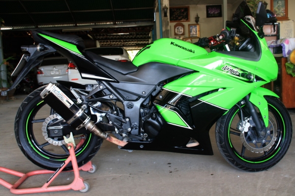 ขาย KAWASAKI NINJA 250 เขียว ปี 2011 ท่อสูตร ทะเบียน พร้อมโอน 78000