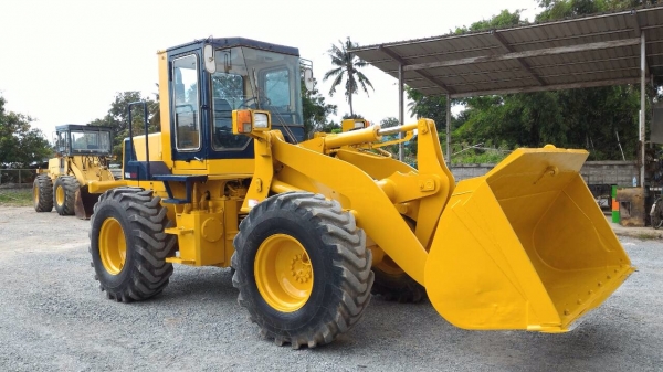 KOMATSU WA150-1 นำเข้าจากญี่ปุ่น สภาพสวยพร้อมใช้งาน โทร.090-986-2521 อ๊อบ