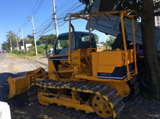 รถแทร็กเตอร์ KOMATSU D20P-5 ตีนเป็ด ใบมีดปรับได้ 5 ระดับ