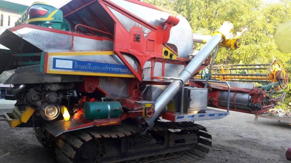 ขายรถเกี่ยวข้าว ไทยเส็งยนต์ รุ่นฟอมเม้อ ปี53 เครื่องJO8C 260เทอโบ ช่วงล่าง12 สภาพพร้อมใช้งาน สนใจโทร 090-8588220คุณนะ 093-3258446คุณบิว หรือเข้าดูสินค้าอื่นๆได้ที่ www.truck.in.th/498 หรือเพจFacebook ณรงค์ ซื้อขายรถมือสอง (เว็บไซต์ส่วนตัว) หรือFacebook คุ