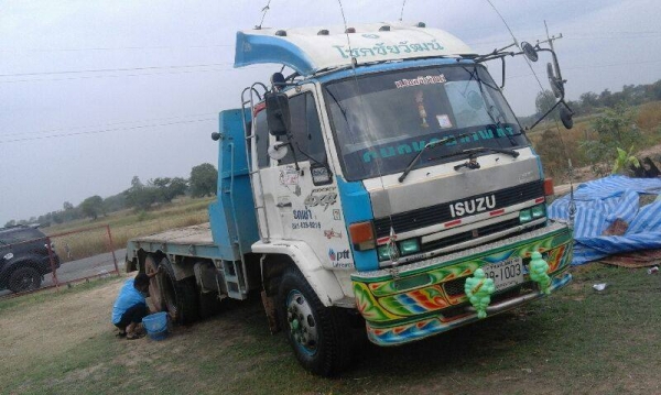 ขายเทรลเลอร์ร็อกกี้ 175แรง พ.เพาเวอร์ เบรกทิฟฟี่ ภายในสวย แอร์เย็น สภาพพร้อมใช้งาน เอกสารพร้อมโอน สนใจโทร 090-8588220คุณนะ 093-3258446คุณบิว หรือเข้าดูสินค้าอื่นๆได้ที่ www.truck.in.th/498 หรือเพจFacebook ณรงค์ ซื้อขายรถมือสอง (เว็บไซต์ส่วนตัว) หรือFacebo