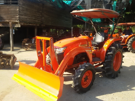 หาชื้อรถไถคูโบต้า L3608 เชิณมาหาเราครับ มีไบมีดตราช้าง1อันสวยๆเดิมๆ พร้อมไช้งาน  ขายใน  ราคา285000บาท รถอยู่วังบัว คลองขลุง กำแพงเพชร    สนใจสอบุถามได้ที่081 3655997 อำพร  พาเจริญ  ราคาต่อรองได้อีกนะครับ