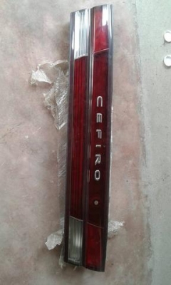 แผงทับทิมท้ายพร้อมโลโก้ A32 สภาพสวย ไม่ได้ใช้ขายถูก