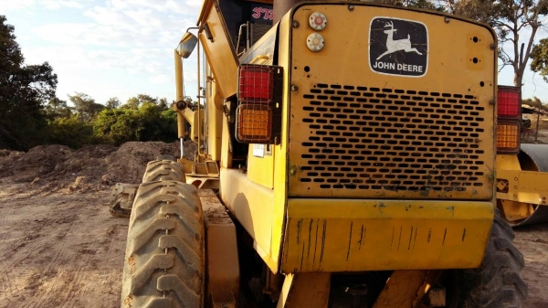 ขายรถเกรด JOHN DEERE 772 BH สวยมากๆสภาพพร้มใช้เอกสารทะเบียน