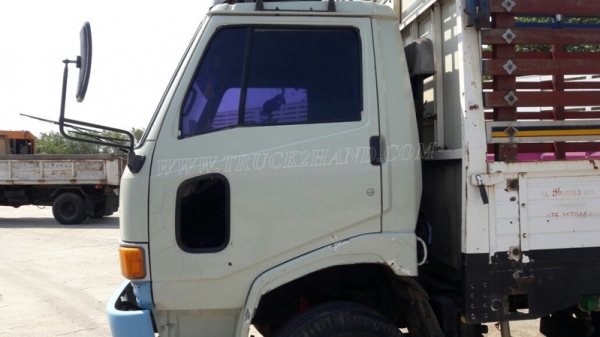 รถบรรทุก 6 ล้อ HINO KM777 กะบะยาว 4.30 เมตร เฟื่องท้าย F