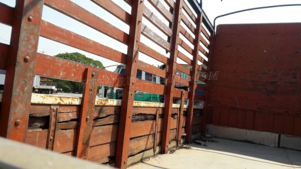 รถบรรทุก 6 ล้อ HINO KM777 กะบะยาว 4.30 เมตร เฟื่องท้าย F