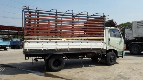 รถบรรทุก 6 ล้อ HINO KM777 กะบะยาว 4.30 เมตร เฟื่องท้าย F