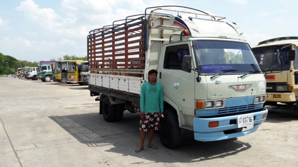 รถบรรทุก 6 ล้อ HINO KM777 กะบะยาว 4.30 เมตร เฟื่องท้าย F