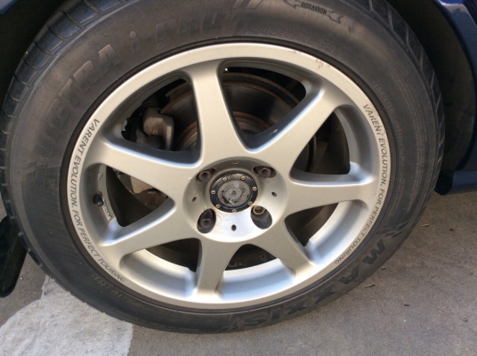 ขายรถพร้อมใช้ มิตซู กาแลนท์ E33 ปี92 เครื่องหัวฉีด 2.0 เกียร์ธรรมดา ติดแก๊สLPG ระบบหัวฉีด ใช้ได้2ระบบ ตัวท็อป ไฟฟ้าทั้งคัน เพาเวอร์ ดิสก์เบรค 4ล้อ ภายในสวยๆสะอาดเอี่ยม แอร์หนาว เครื่องเสียงตึ๊บๆ ตัวถังสีเงาสวยทั้งคัน แม็กขอบ16" รถขับดีมากๆๆ รถสวย พร้ ขายรถพร้อมใช้ มิตซู กาแลนท์ E33 ปี92 เครื่องหัวฉีด 2.0 เกียร์ธรรมดา ติดแก๊สLPG ระบบหัวฉีด ใช้ได้2ระบบ ตัวท็อป ไฟฟ้าทั้งคัน เพาเวอร์ ดิสก์เบรค 4ล้อ ภายในสวยๆสะอาดเอี่ยม แอร์หนาว เครื่องเสียงตึ๊บๆ ตัวถังสีเงาสวยทั้งคัน แม็กขอบ16" รถขับดีมากๆๆ รถสวย พร้