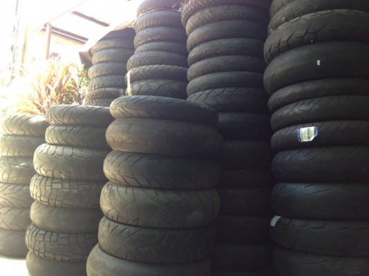 จัดหนัก 7 วัน Thank you sale ลดยางมือสองทั้งร้าน สูงสุด ถึง 50\% เริ่มวันที่ 3 ถึง 9 มกราคม 2016 เท่านั้น