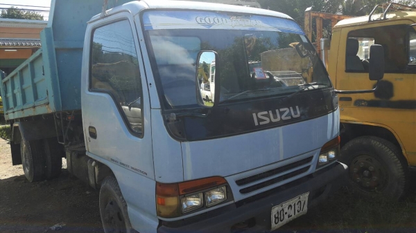 ขายรถบรรทุก 6 ล้อดัมพ์ ISUZU NPR 120 แรงม้าฝาดำ ราคา 430000