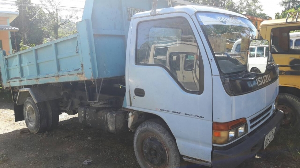 ขายรถบรรทุก 6 ล้อดัมพ์ ISUZU NPR 120 แรงม้าฝาดำ ราคา 430000